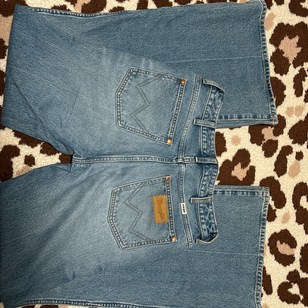 Wrangler wanderer high rise flare jeans style #622 light blue wash